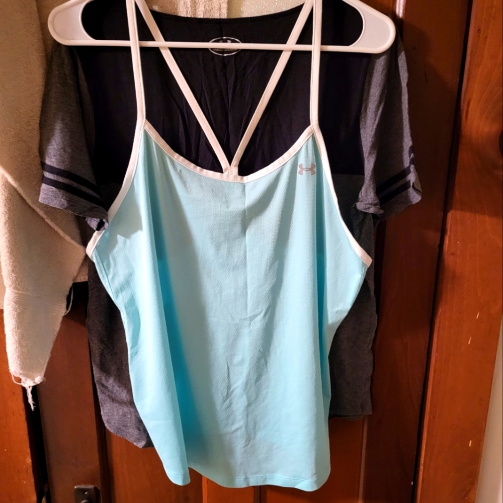 Under armour women's large shirt & tank bundle.